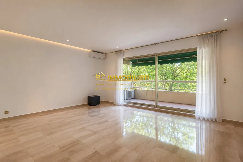 Séjour - Appartement T6 avec Terrasse dans Résidence Sécurisée à Parc Berger
