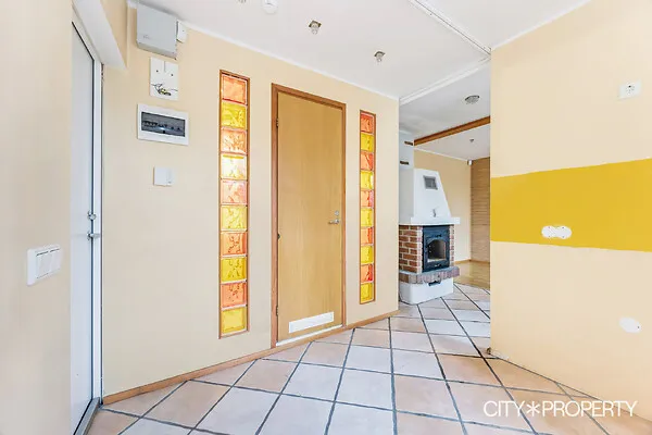 hallway_entrance