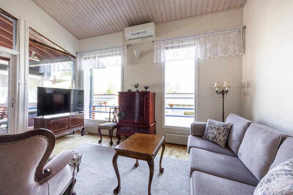 Séjour - Two-Bedroom Cottage with Sauna in Sastamala
