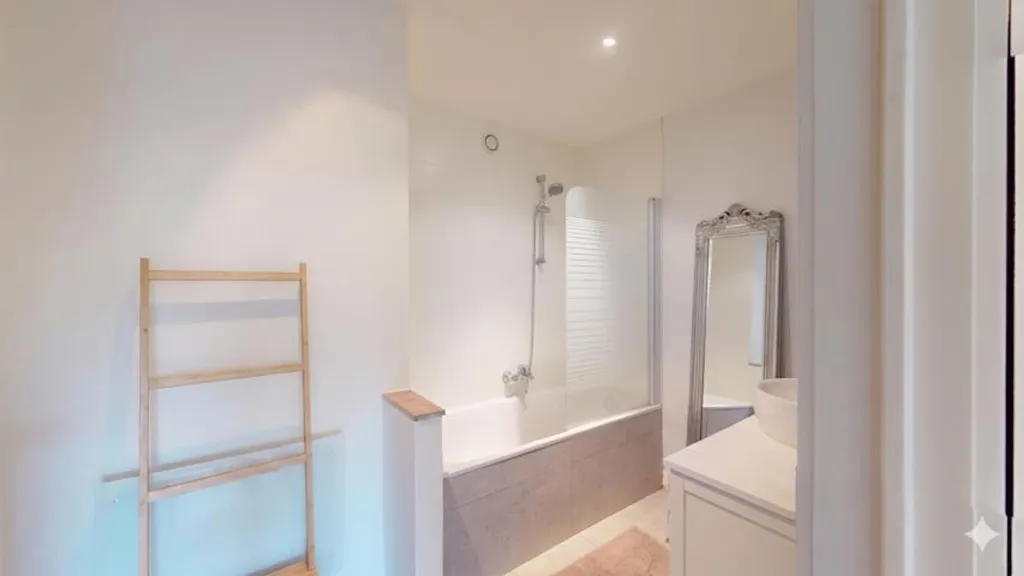 Vannitoad - Bright Apartment with Terrace in Schaerbeek