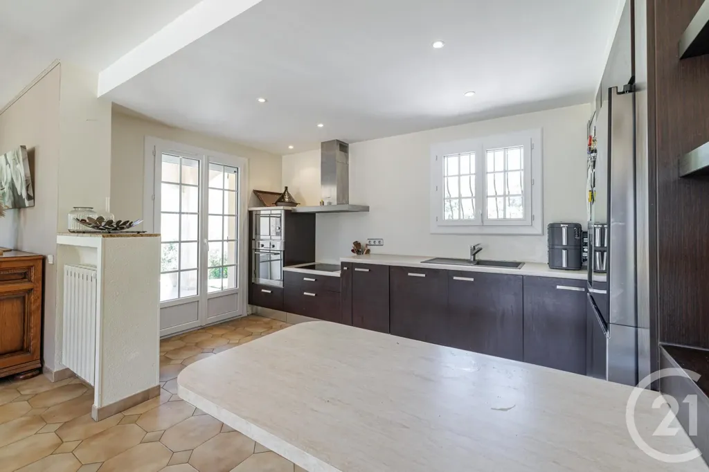 Kitchen - Provençal Villa with Pool and Panoramic View near Nice