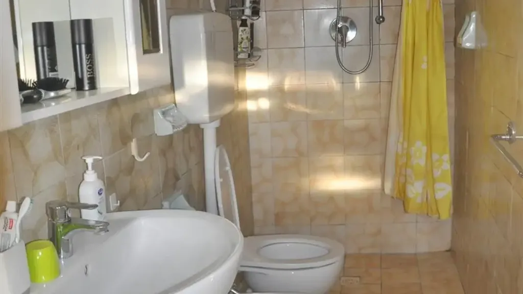 Bathrooms - Terra Tetto with Solar Panels in Rosignano Marittimo