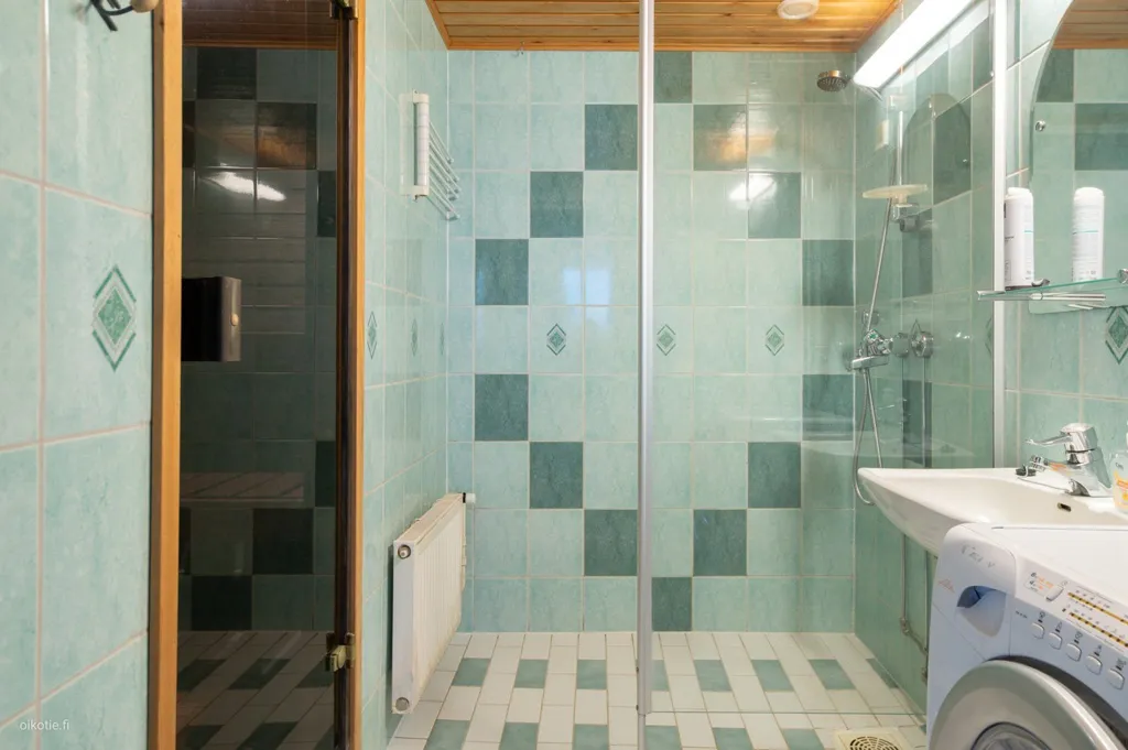 Salles de bain - Three-Room Flat with South-Facing Terrace in Oulu