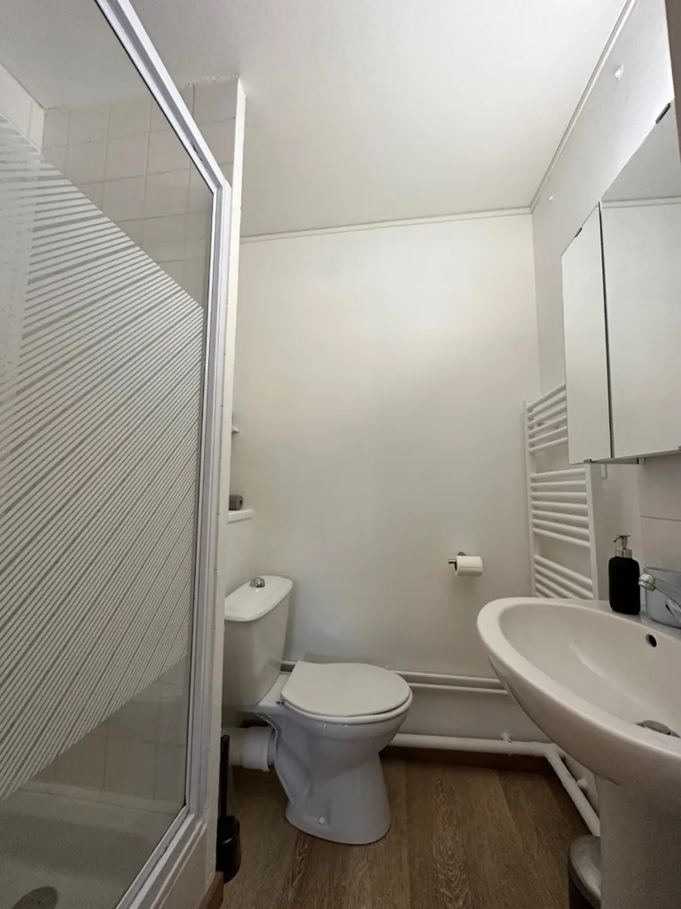 Salles de bain - Studio Meublé dans le Quartier St Leu à Amiens