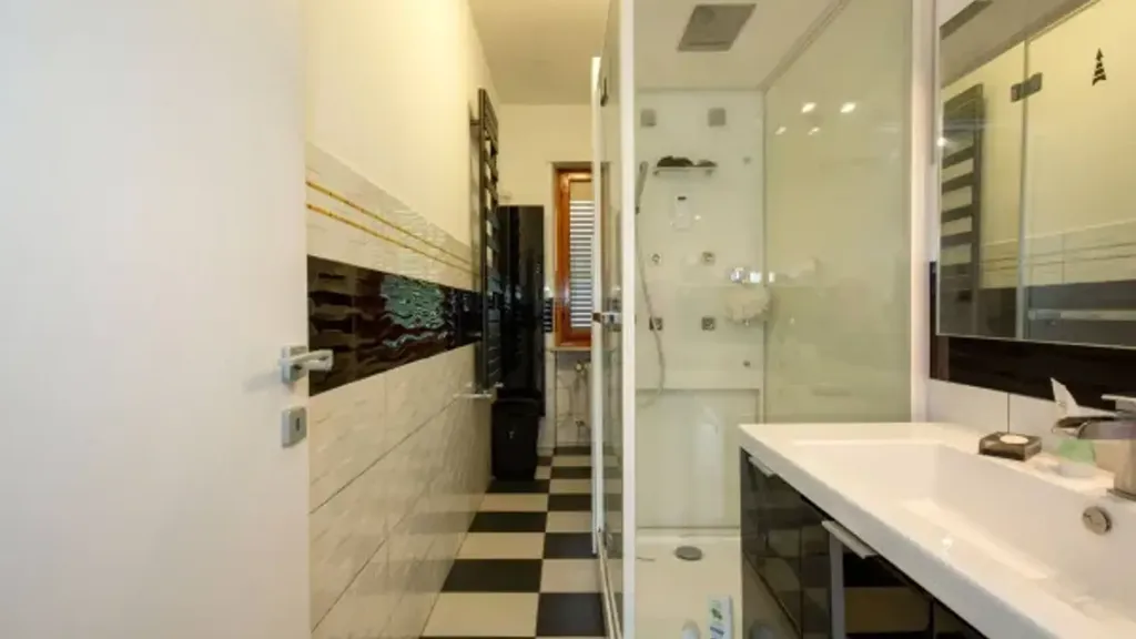 Bagni - Rearfitted Apartment with Balcony in Turin