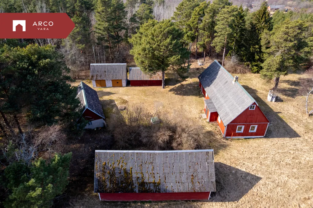 Õhuvaade - Farmstead with Coastal Land in Linaküla