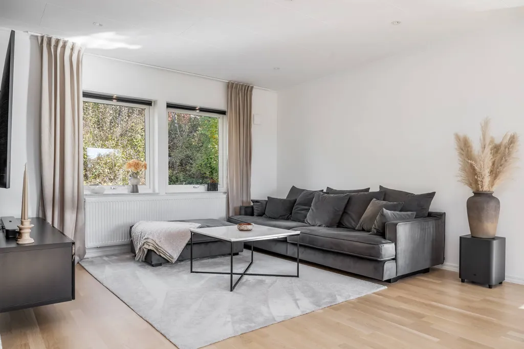 Séjour - Contemporary Two-Storey House in Svärtinge