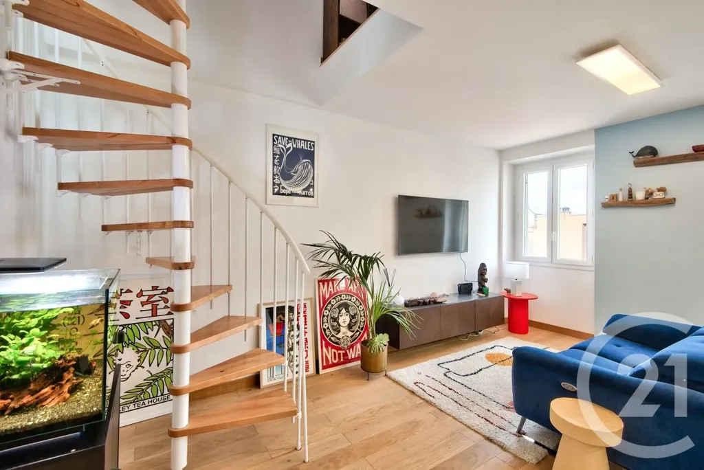 Séjour - Duplex avec Balcon Vue Dégagée à Nice