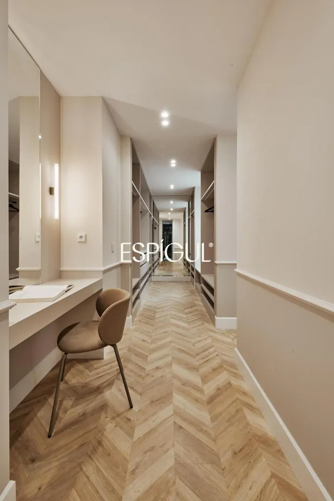 hallway_entrance