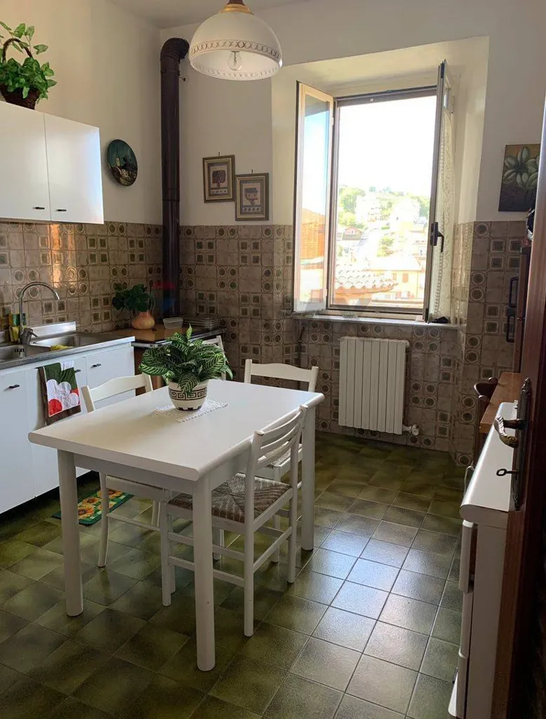 Cuisine - Bright Apartment with Terrace in Monte Romano