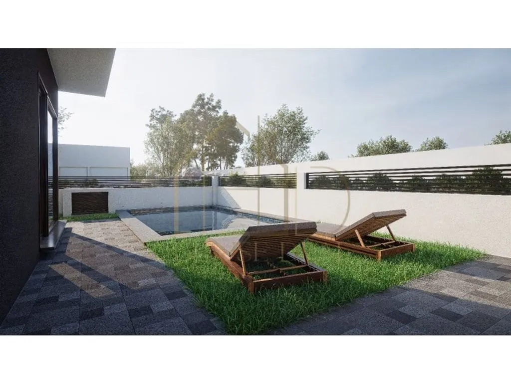Detached House with Pool in Seixal, Setúbal