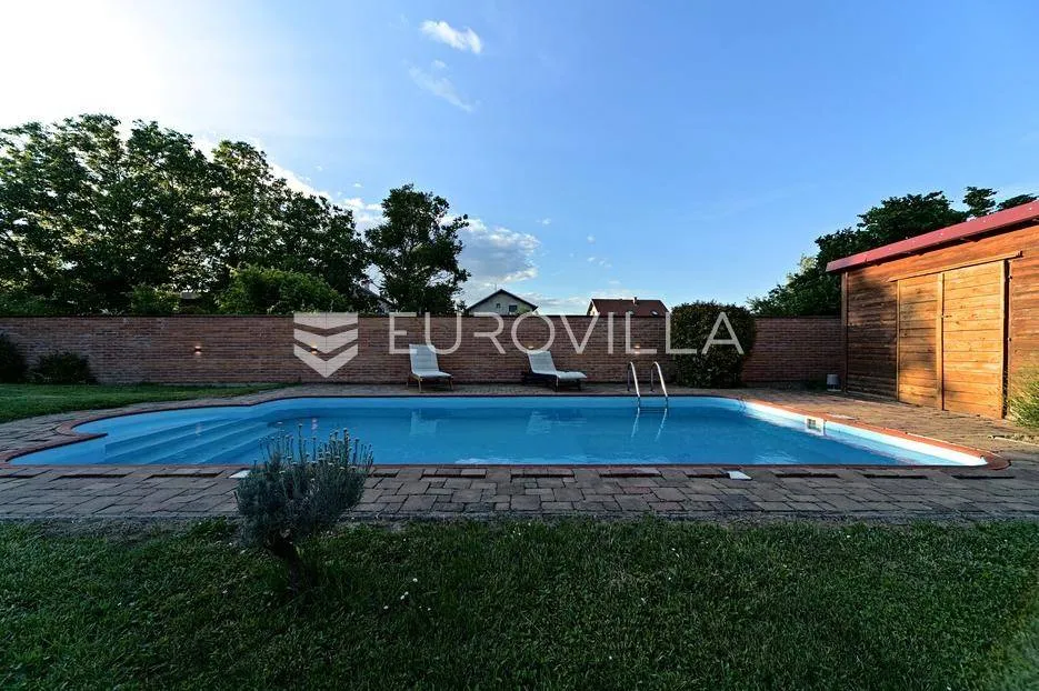 Bassein - Traditional House with Pool in Bilje