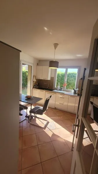 Köök - Villa with Terrace in La Treille