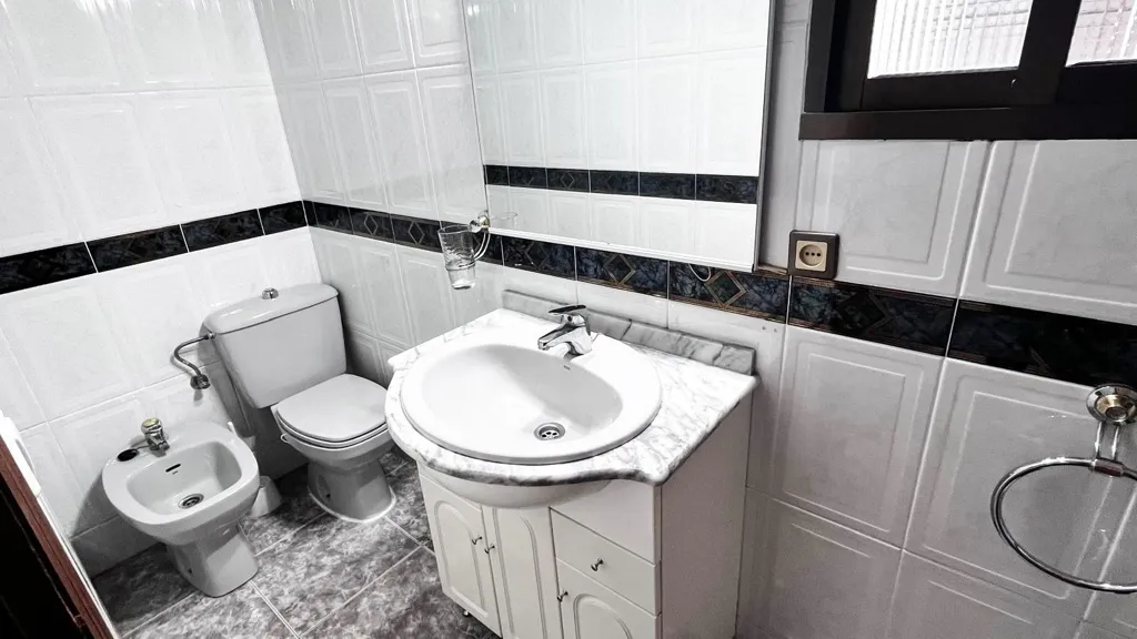 Salles de bain - 2-Bedroom Apartment with Air Conditioning in Viñuela