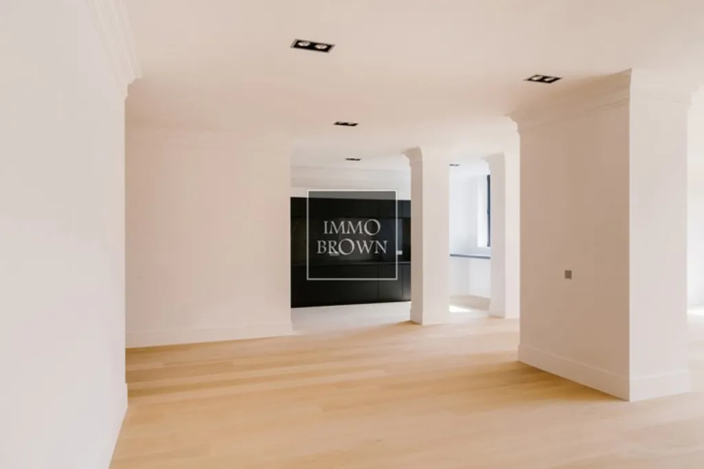 Séjour - Appartement Rénové avec Terrasse à Ixelles