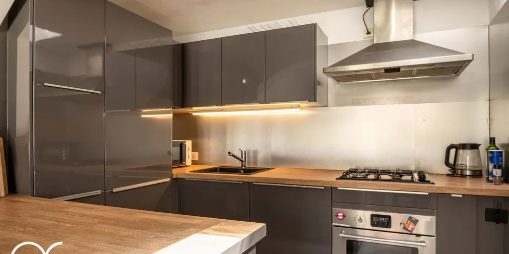 Cuisine - Appartement Rénové à Ledeberg, Proche des Transports