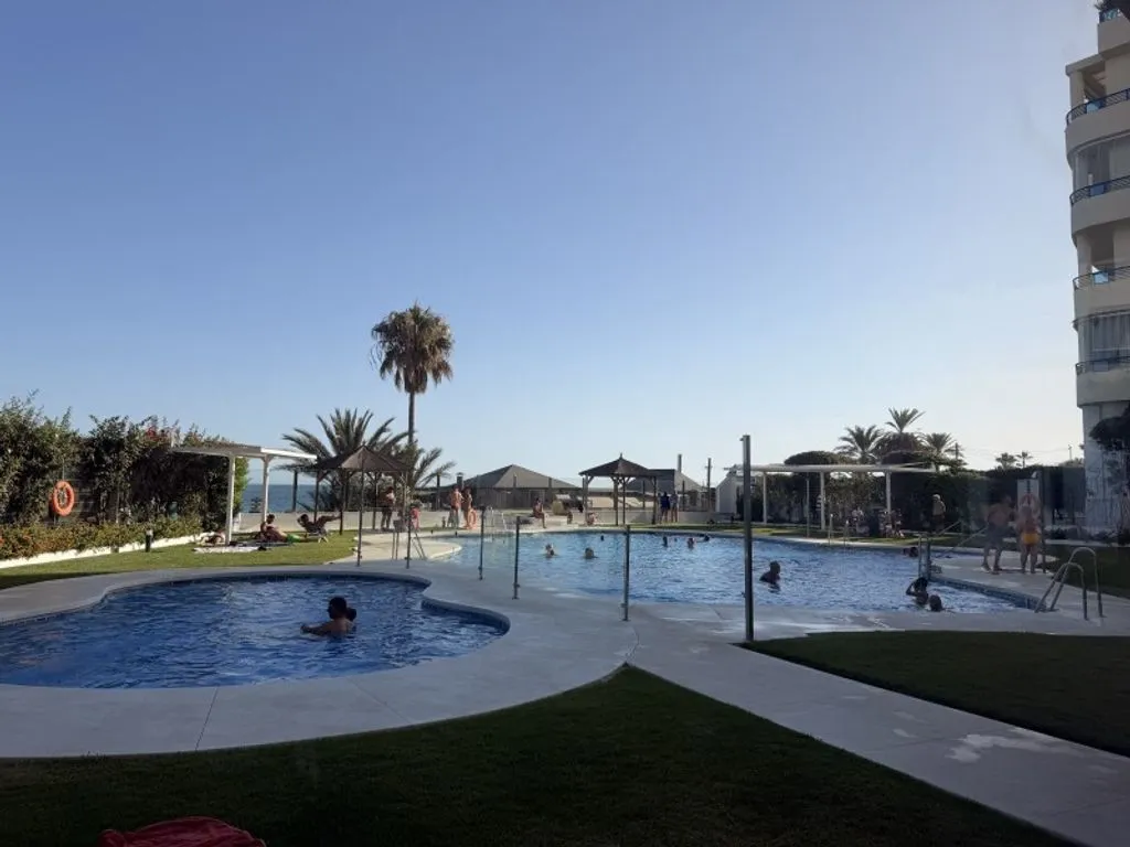 Bassein - Luxury Flat with Seafront Views in Marbella