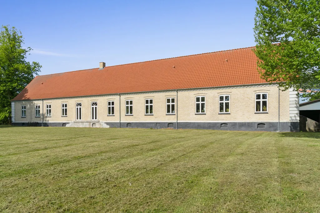 Exterior - Historic Manor with Garden in Midtsjælland