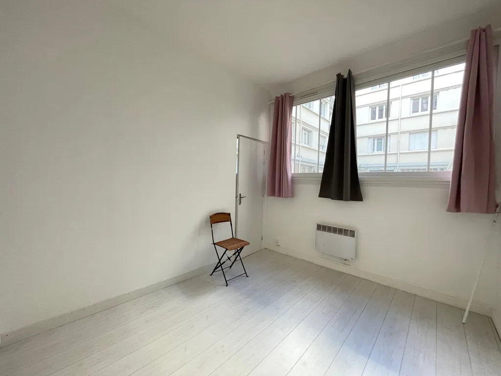 Stanze - 2/3-Piece Parisian Flat with High Ceilings