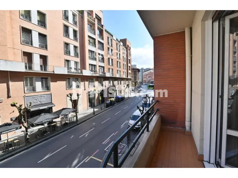 Balcon - Completely Renovated Flat in Abando