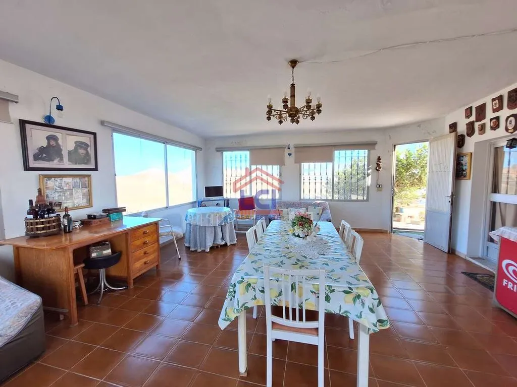 Salle à manger - Rustic Land with Pool in Haría, Canary Islands
