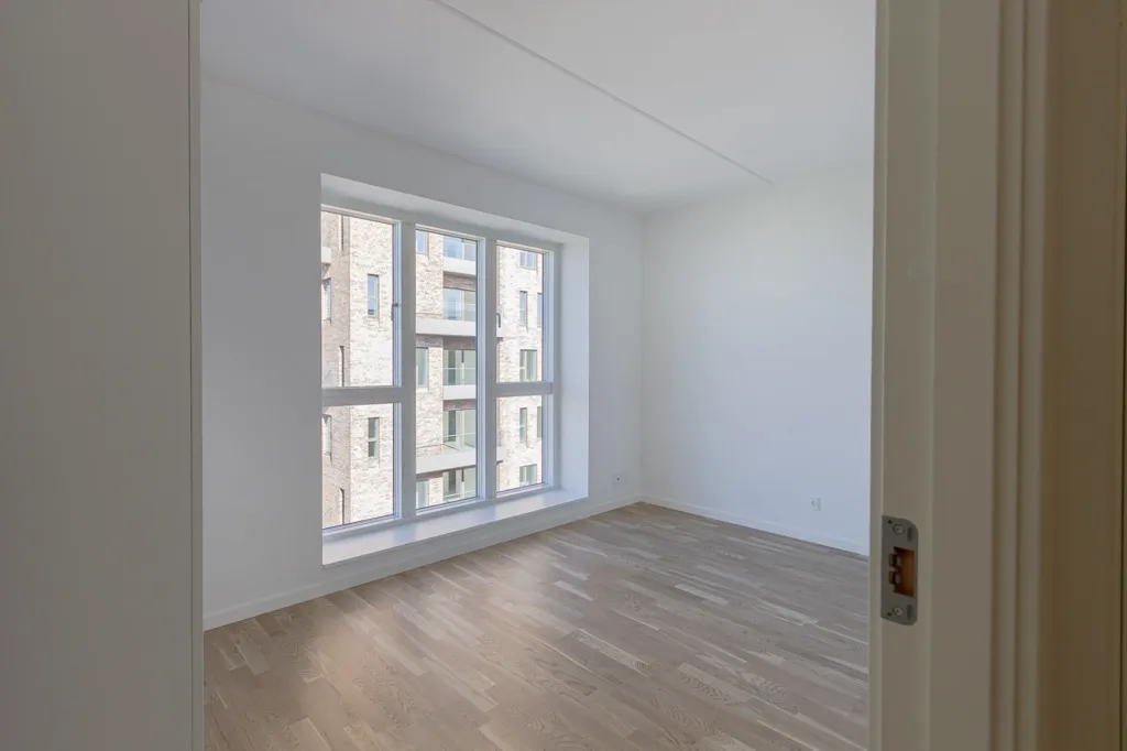Stanze - Four-Room Apartment with Balcony in Hillerød