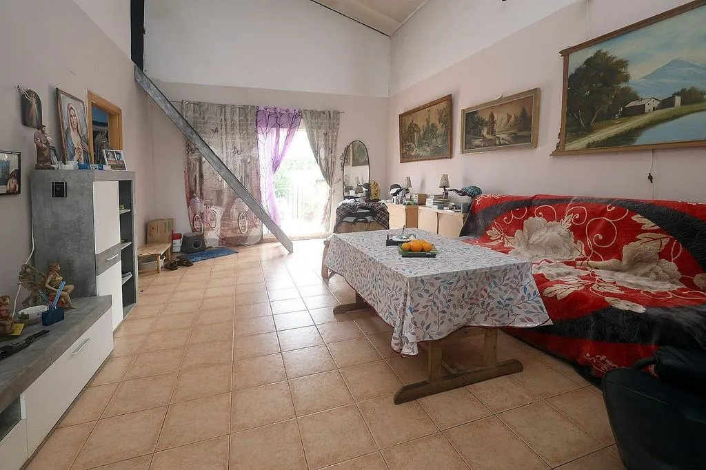 Séjour - Chalet with Balcony View in Montroy