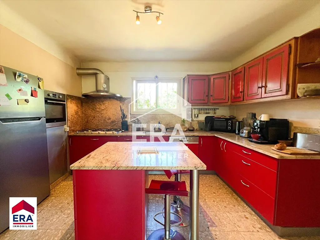 Cucina - Spacious House with Pool in Bédarrides