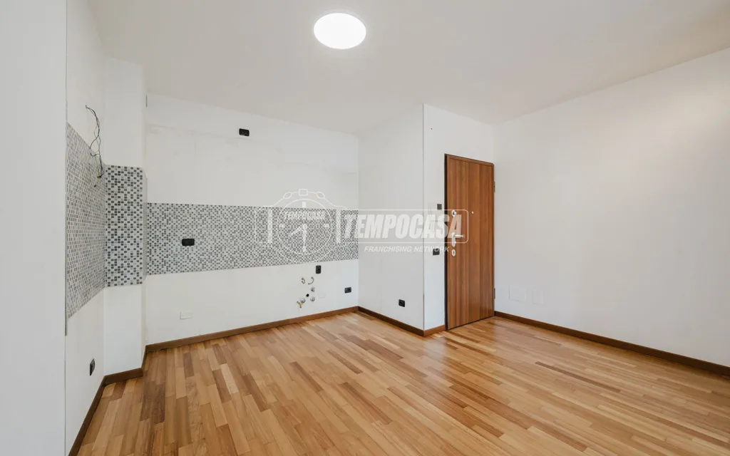Pièces - Two-Bedroom Apartment with Balcony in Trezzano Sul Naviglio