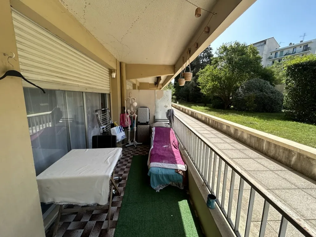 Balcon - Appartement avec Terrasse et Vue Jardin à Chave
