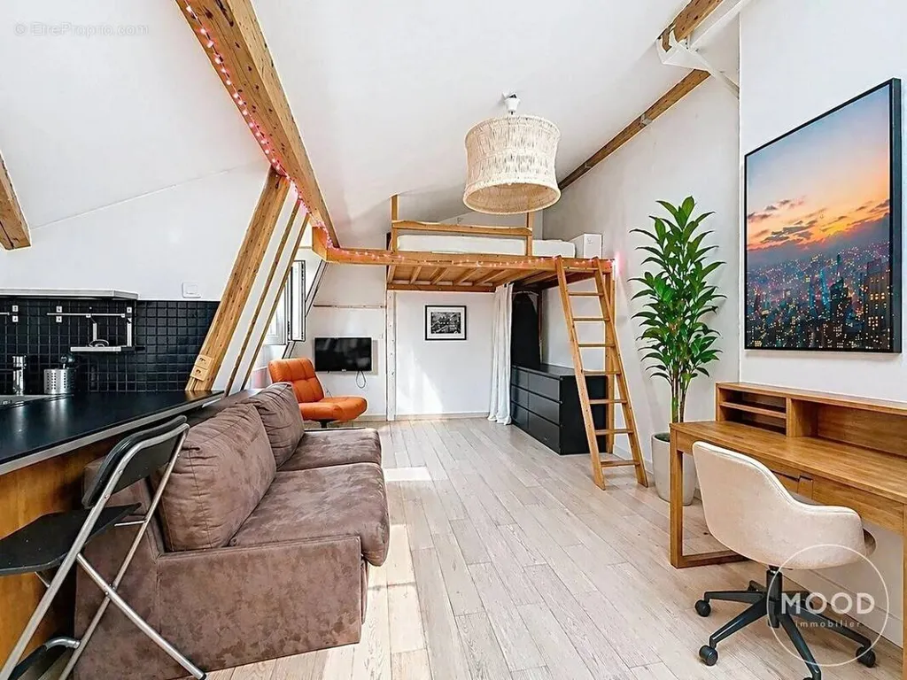 Séjour - Studio avec Mezzanine au Calme sur Cour à Paris 2ᵉ