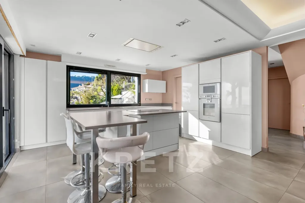Kitchen - Contemporary Villa with Sea View in Eze