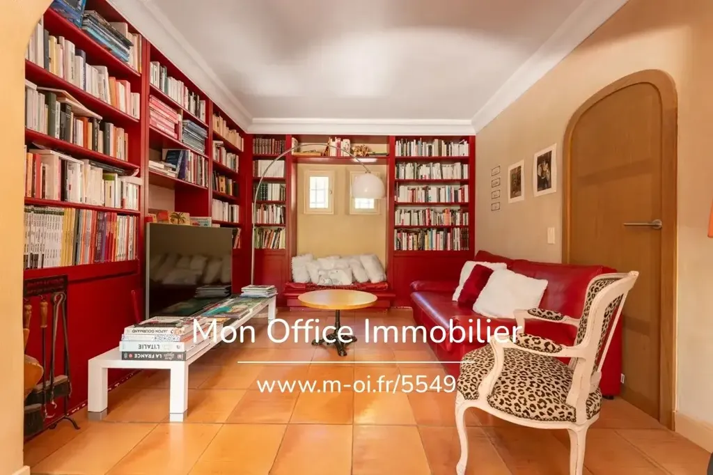 Studio - 10-Bedroom House with Jacuzzi in Rognes