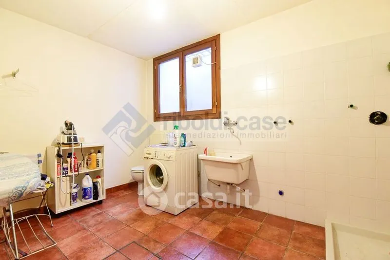 Lavanderia - Villa with Brickwork in Seregno