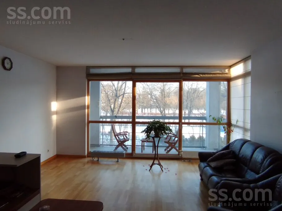 Appartement 3 pièces à Rīga