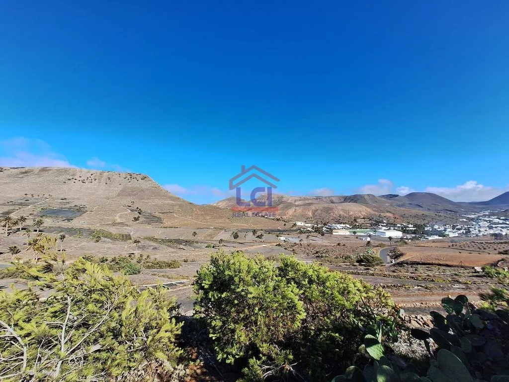 Rustic Land with Pool in Haría, Canary Islands
