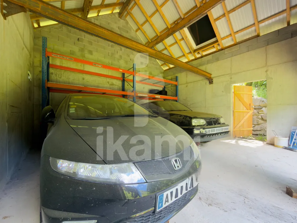 Garage - Maison à Vaujany avec Jardin et Proximité Eau d'Olle