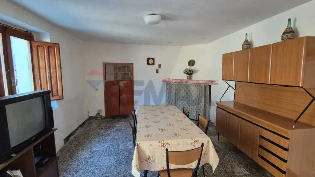 Söögituba - Rustic House with Olive Grove in Allai