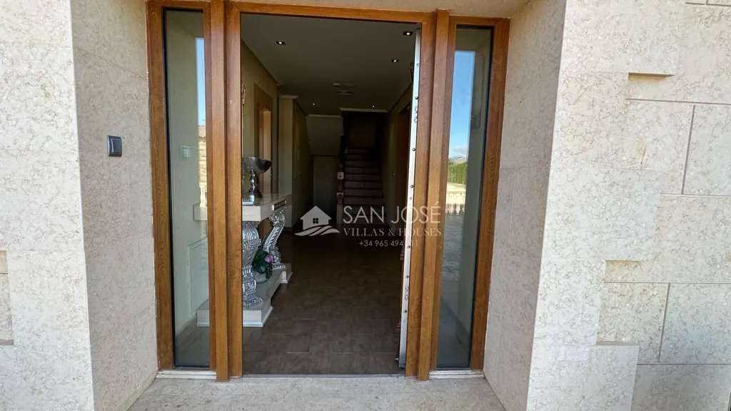 Entrée - Luxury Chalet with Tropical Pool in Aspe