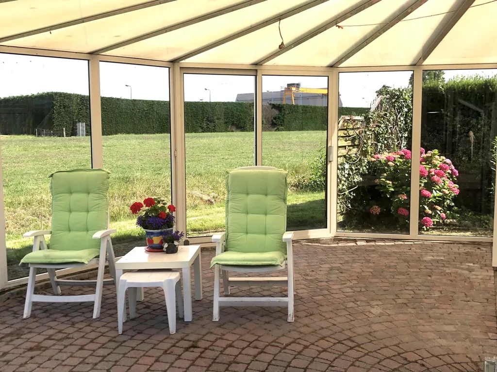 Terrass - Charming Villa with Parkland Views in Maasland