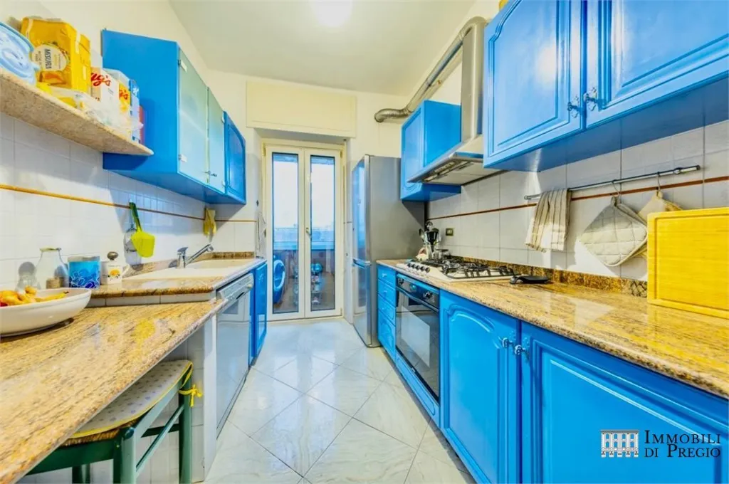 Cuisine - Charming Trilocale with City View in Milan