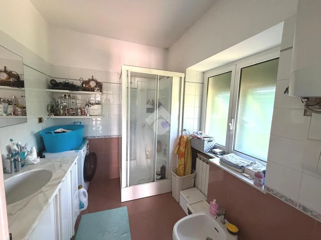 Salles de bain - Villa with Terrace and Garden in Serra Riccò