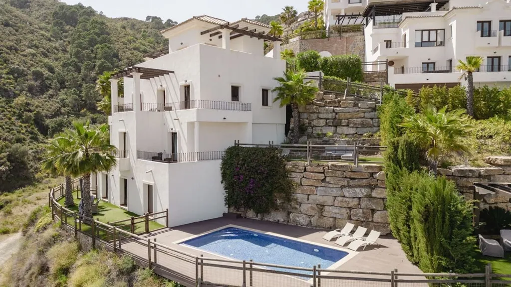 Bassein - Andalucian Villa with Pool in Benahavís