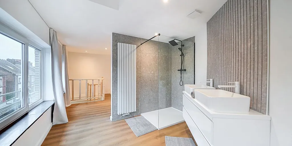 Salles de bain - Appartement avec Balcon à Tamines