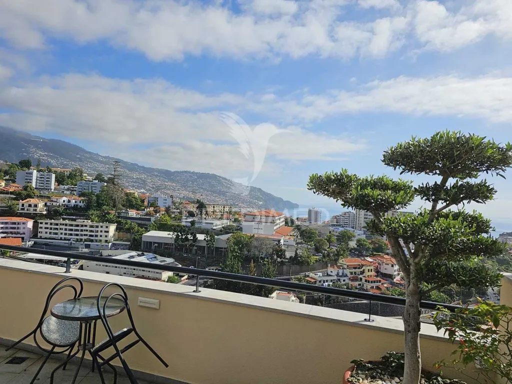 Terrasse - Luxury Penthouse with 360º View in Funchal