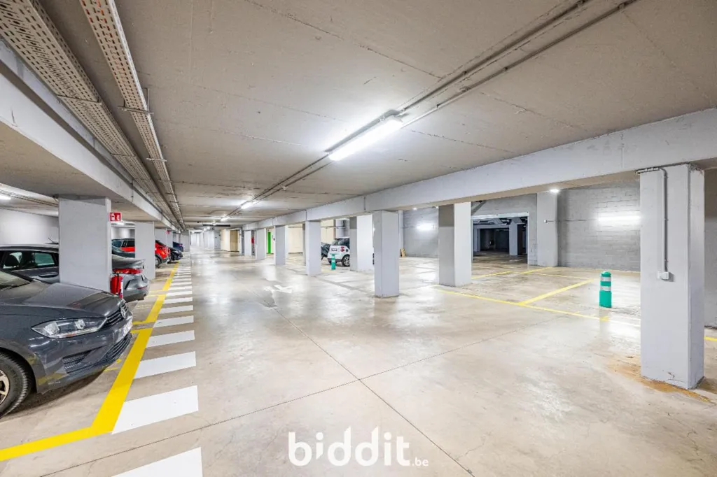 Garage - Emplacements de Parking dans Immeuble Résid. Leopold Views