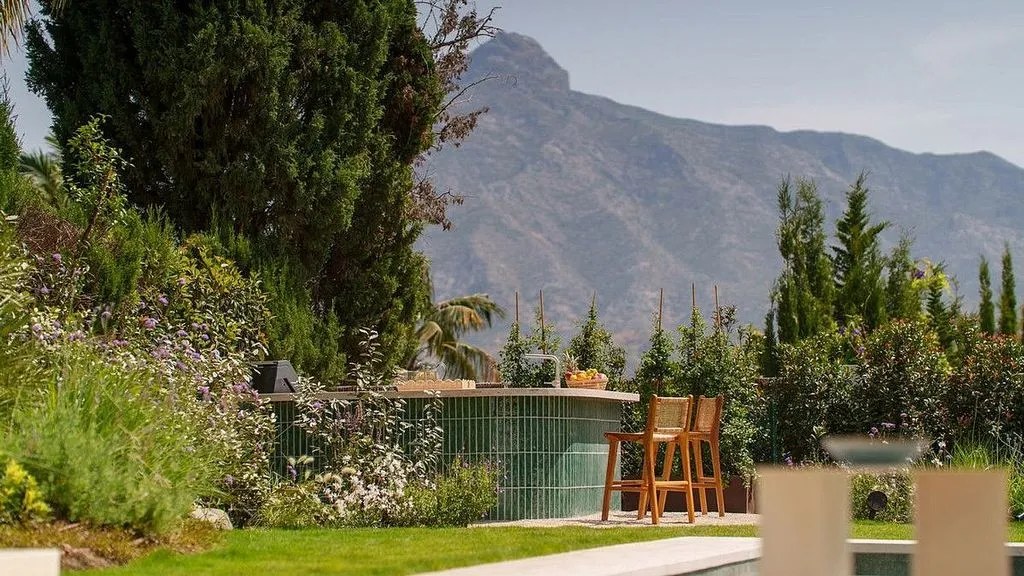 Bassein - Modern Villa with Pool in Nueva Andalucía