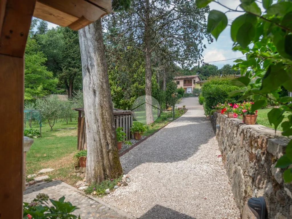Giardino - Rustic Corte with Pool in Costermano