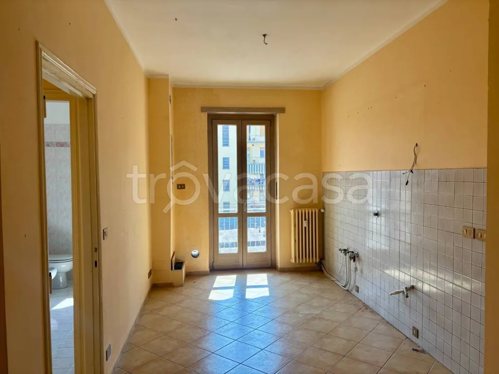 Entrée - Modernised 2-Bed Flat with Balcony in Pinerolo