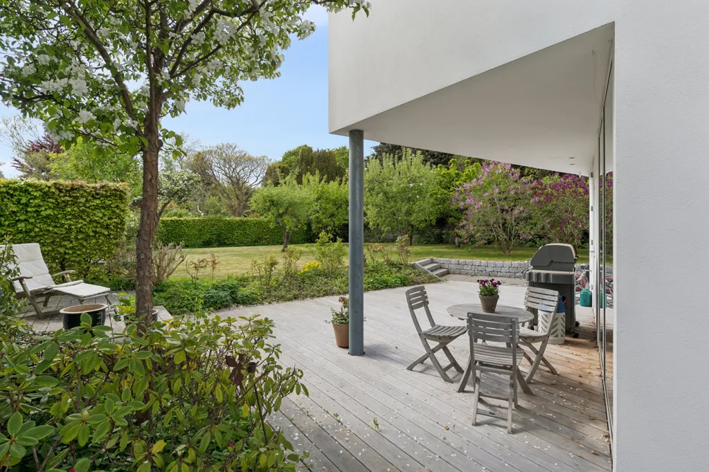 Terrasse - Architect-Designed Villa with Øresund View in Rungsted Kyst